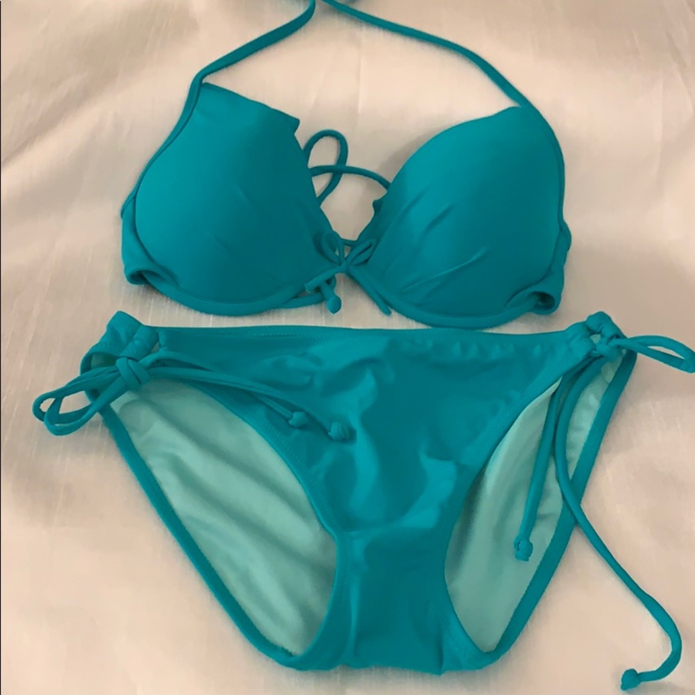 Victoria’s Secret Bikini Set
